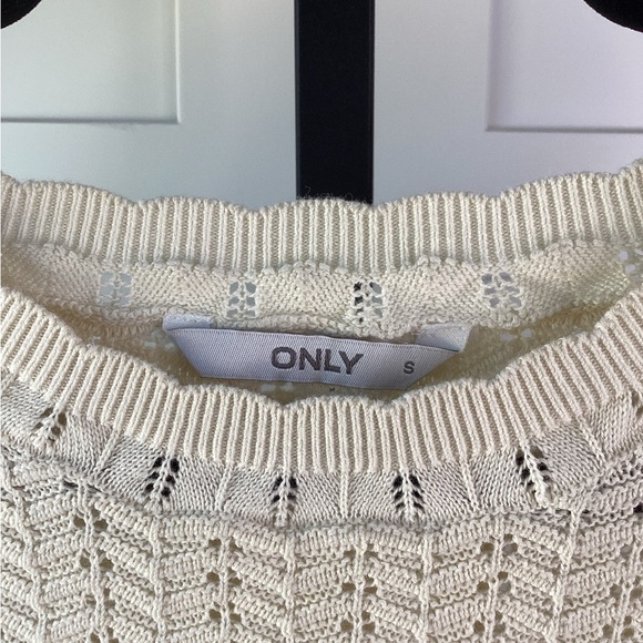 Cream Cropped Sweater, size Small - Picture 2 of 5